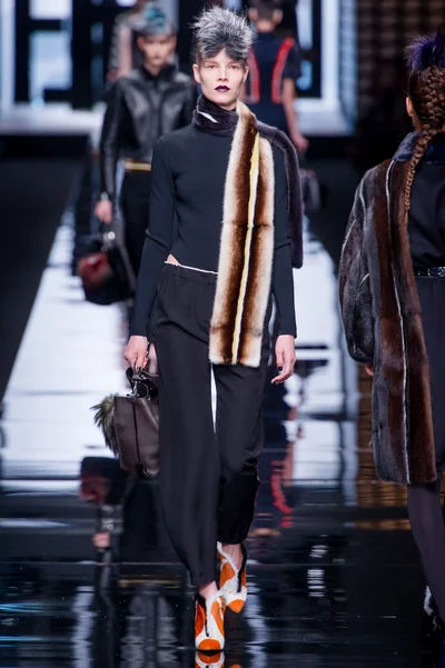 Look 9